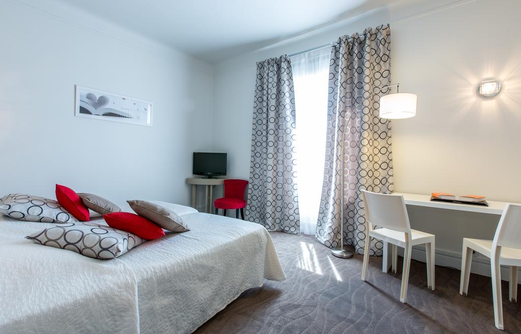 Hotel Radio - Teritoria Chamalieres Luaran gambar